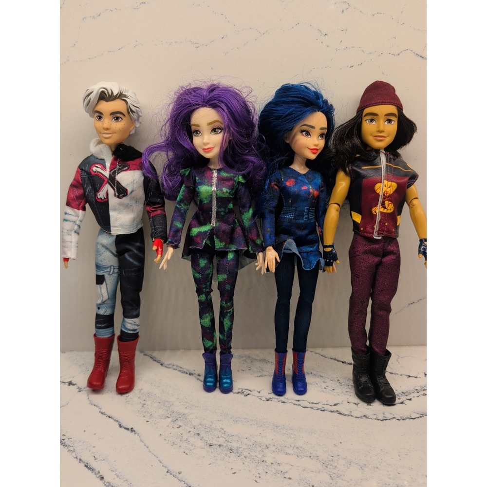 Disney Descendants 3 Isle of The Lost Collection Dolls Jay Mal Evie Carlos Lot